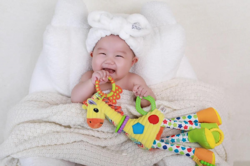 塔城宝宝几个月会走路 塔城宝宝几个月会走路